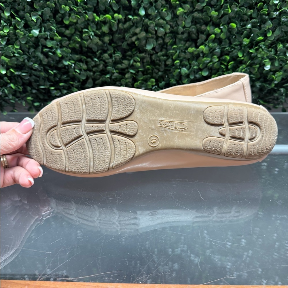 Cliffs by WHITE MOUNTAIN Women's Cream Loafers - Picture 5 of 10